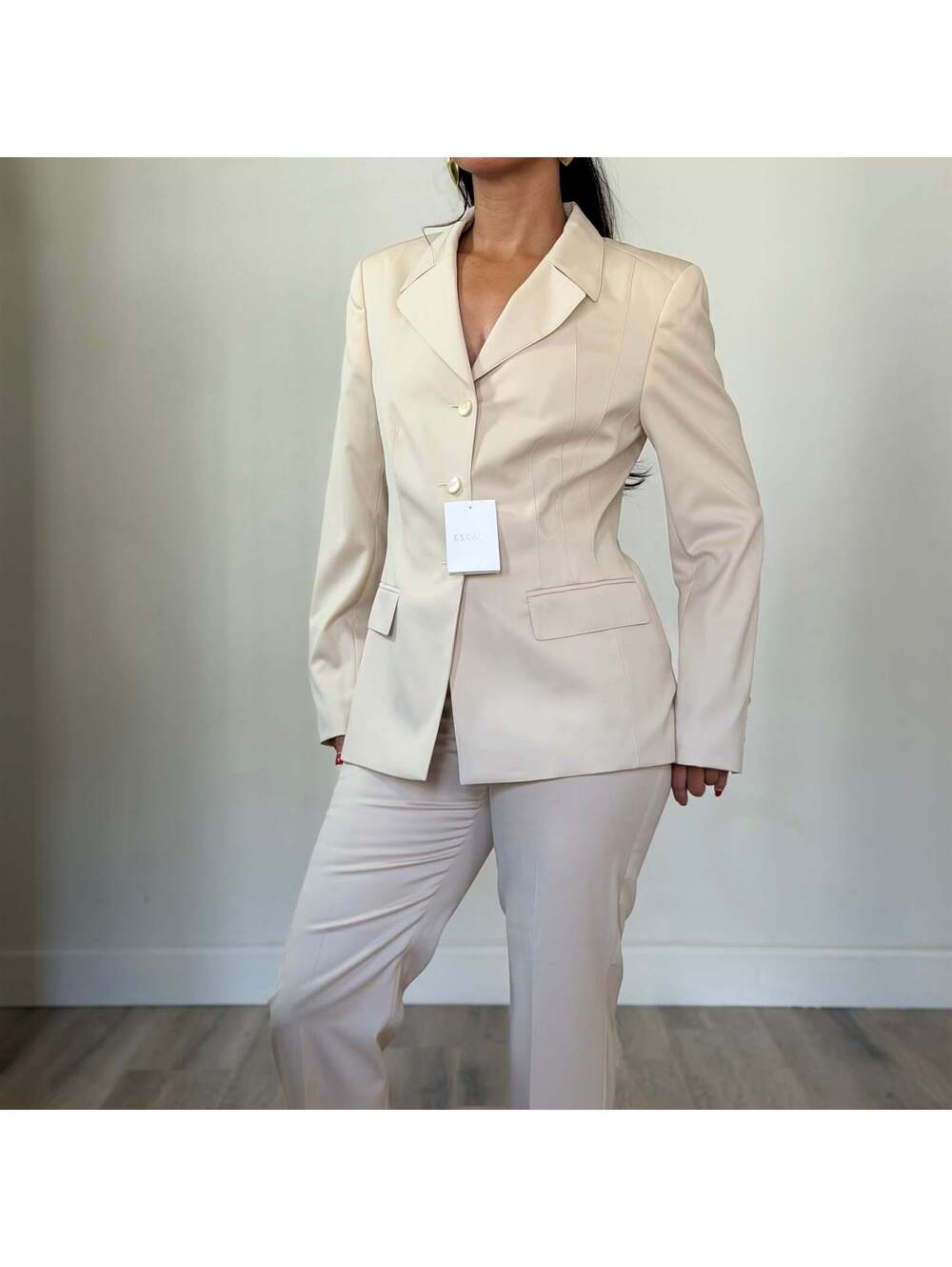 Escada - Picture 9 of 9
